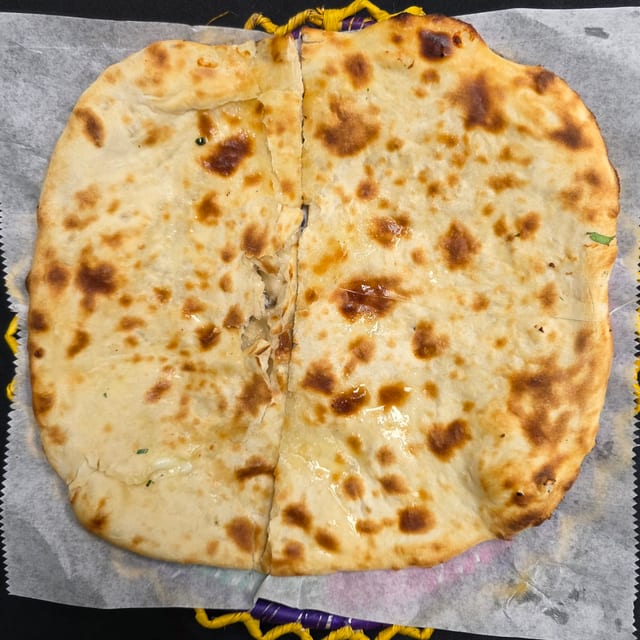 Cheese Naan (Mozzarella).
